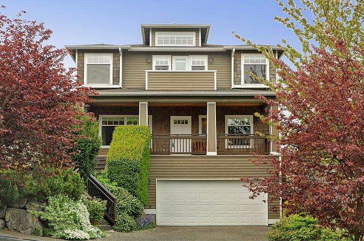 Home for sale by Seattle realtor Benjamin Chotzen. Click to Zoom.