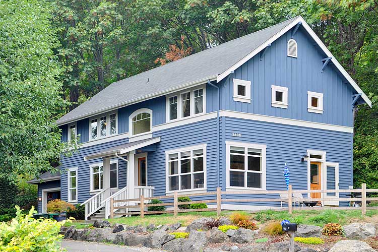 Home for sale by Seattle realtor Benjamin Chotzen. Click to Zoom.