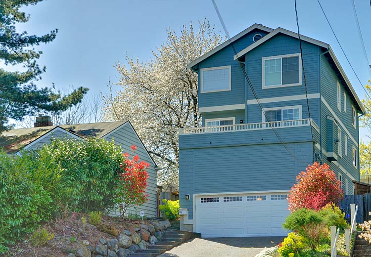 Home for sale by Seattle realtor Benjamin Chotzen. Click to Zoom.