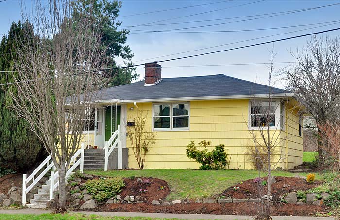 Home for sale by Seattle realtor Benjamin Chotzen. Click to Zoom.
