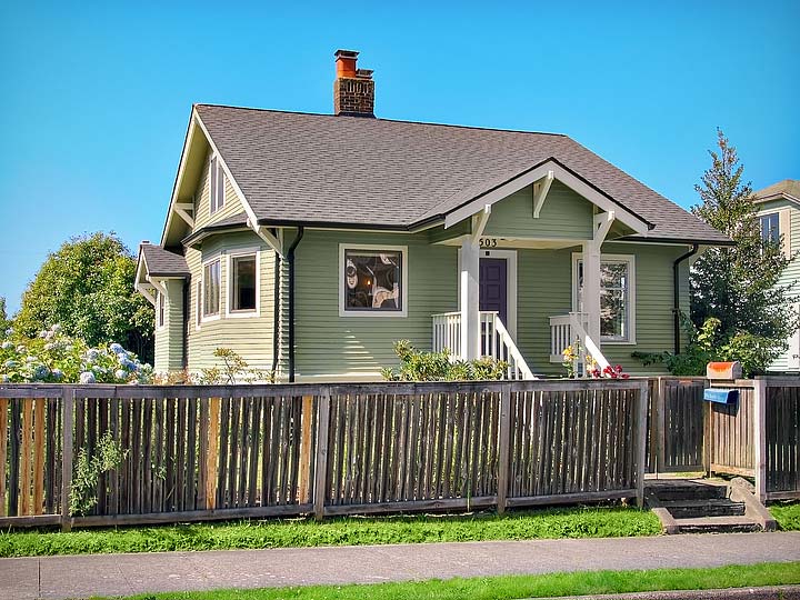 Home for sale by Seattle realtor Benjamin Chotzen. Click to Zoom.