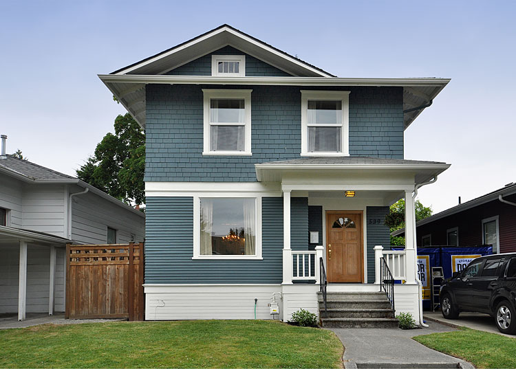Home for sale by Seattle realtor Benjamin Chotzen. Click to Zoom.