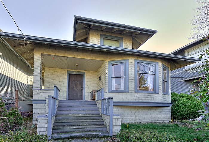 Home for sale by Seattle realtor Benjamin Chotzen. Click to Zoom.