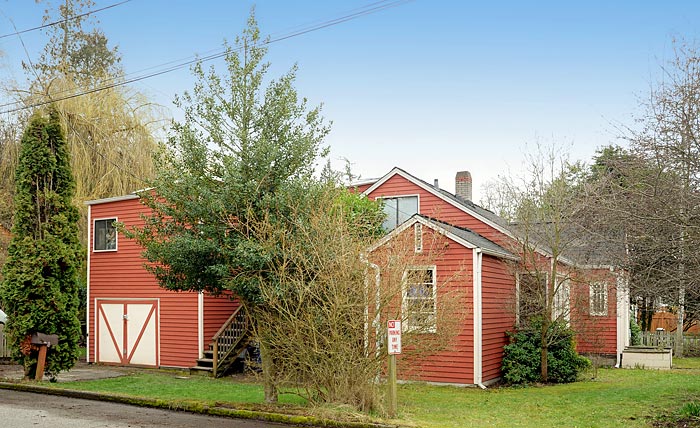 Home for sale by Seattle realtor Benjamin Chotzen. Click to Zoom.